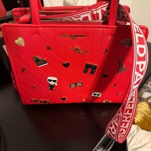 Karl Lagerfelds  Paris